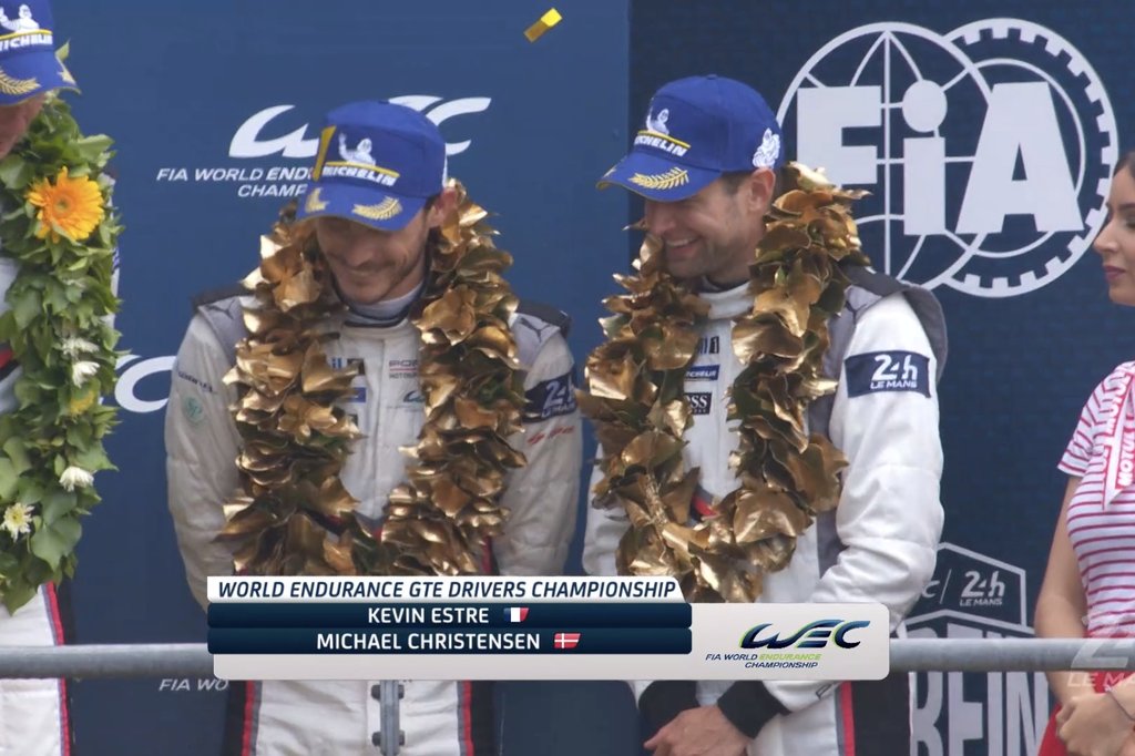 Kevin Estre og Michael Christensen på podiet
(Foto: FIA WEC TV)